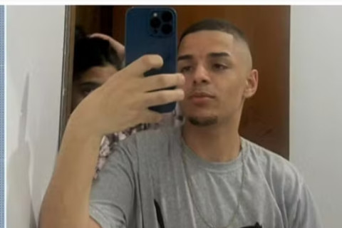 Assacinado com ao menos 27, tiros