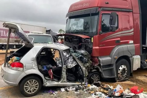 Grave acidente na BR 251, mata seis pessoas da mesma família,no norte de Minas Gerais
